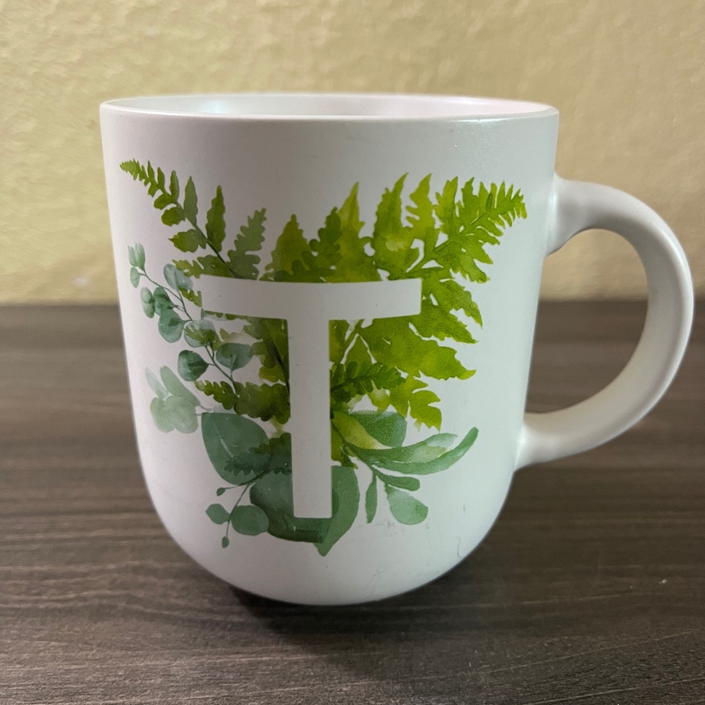 Mug with the letter T